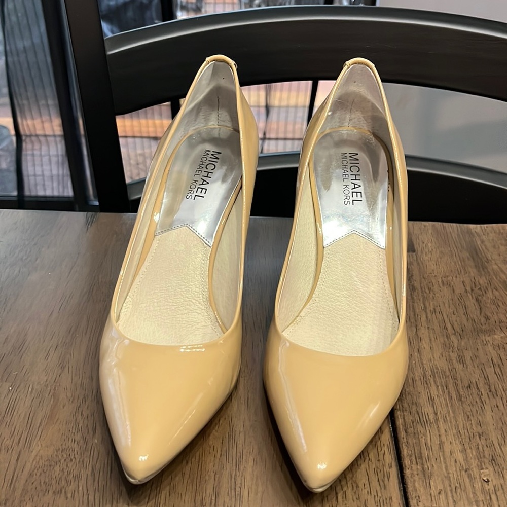 Michael Kors nude heels size 8.5